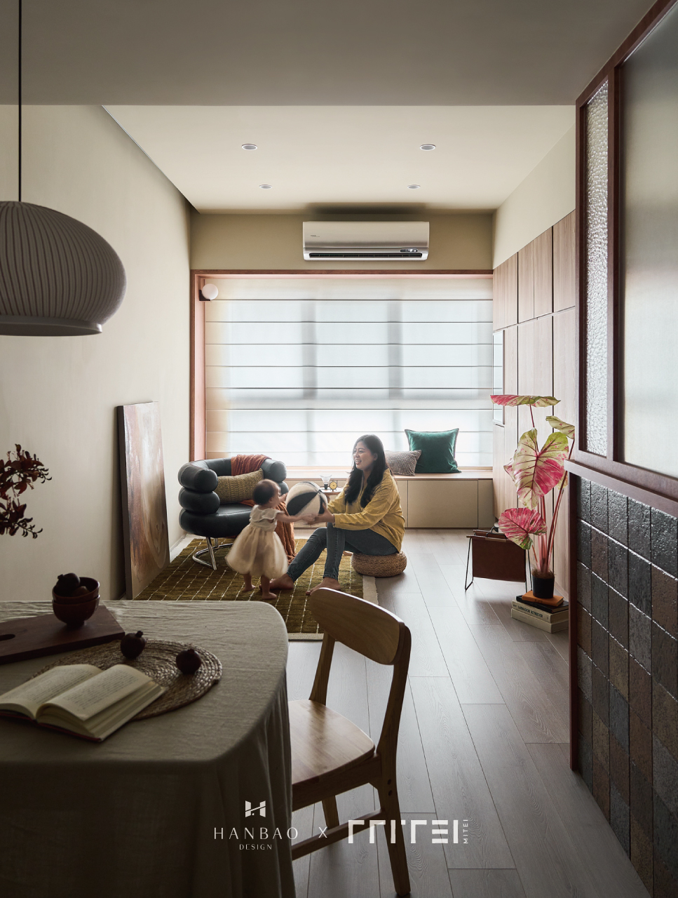 日式中古風屋主與小孩合影 日式中古風屋主與小孩合影