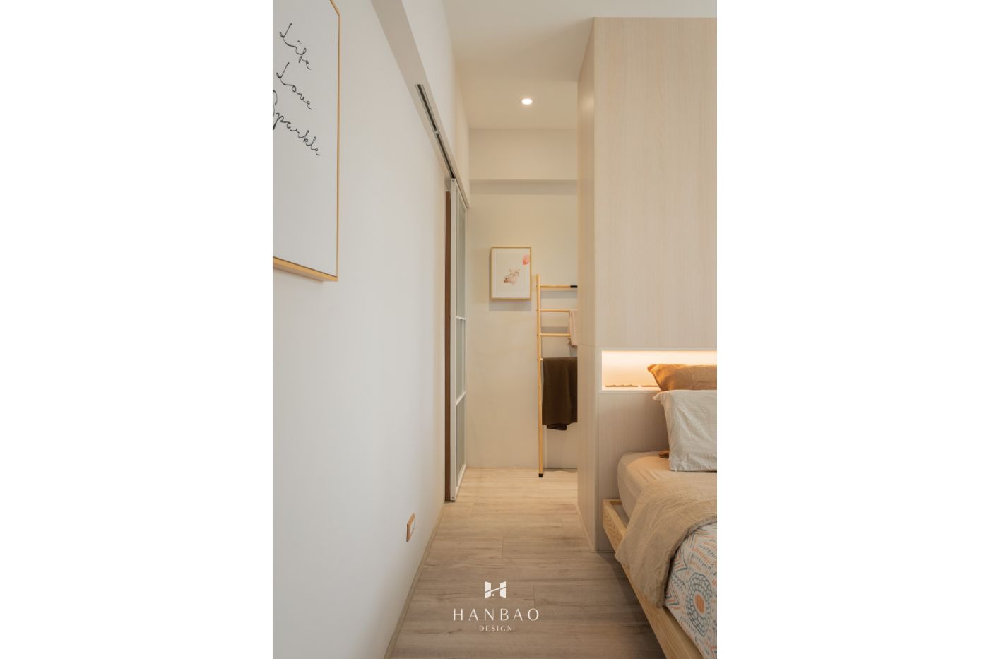 Wooden-Melody-White-Light-14