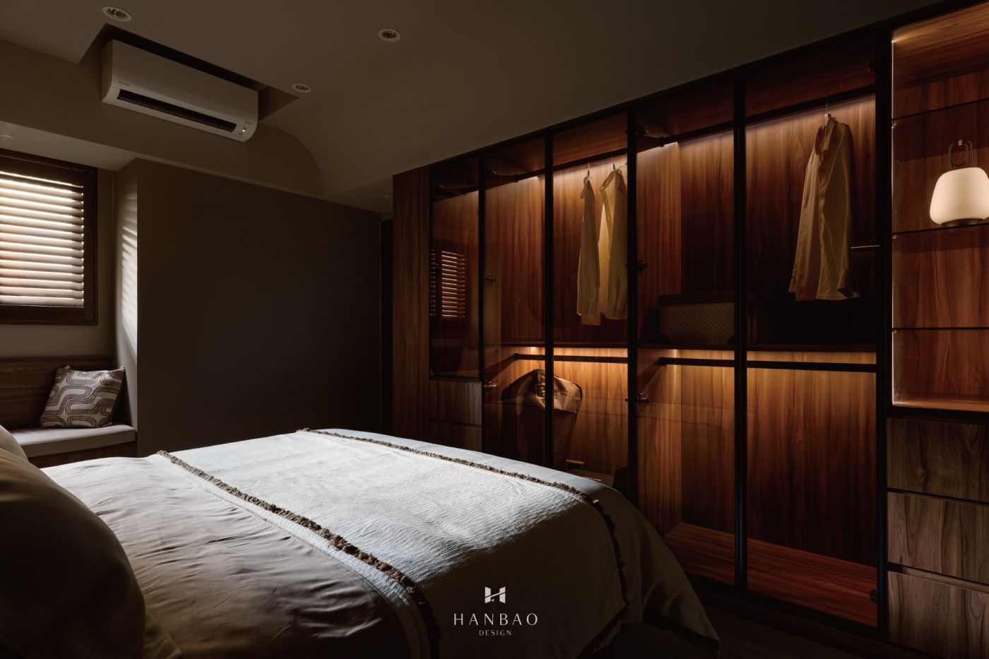 日式侘寂風主臥更衣櫃