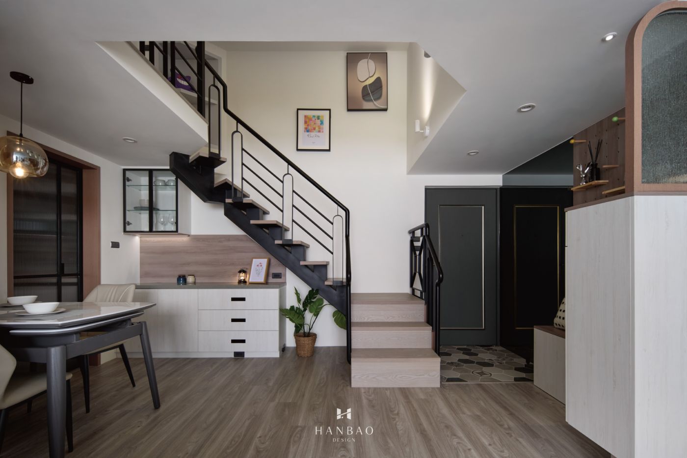 現代北歐風梯間與收納櫃