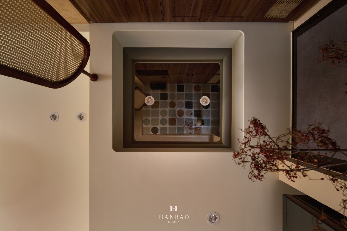 日式侘寂風玄關上方鏡